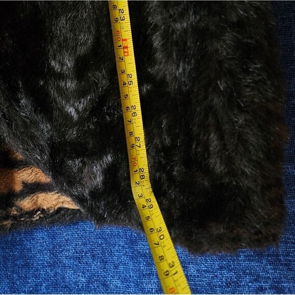 Vintage Hollywood Fur Vest Reversible Animal Print Black Brass Gold - Picture 4 of 12